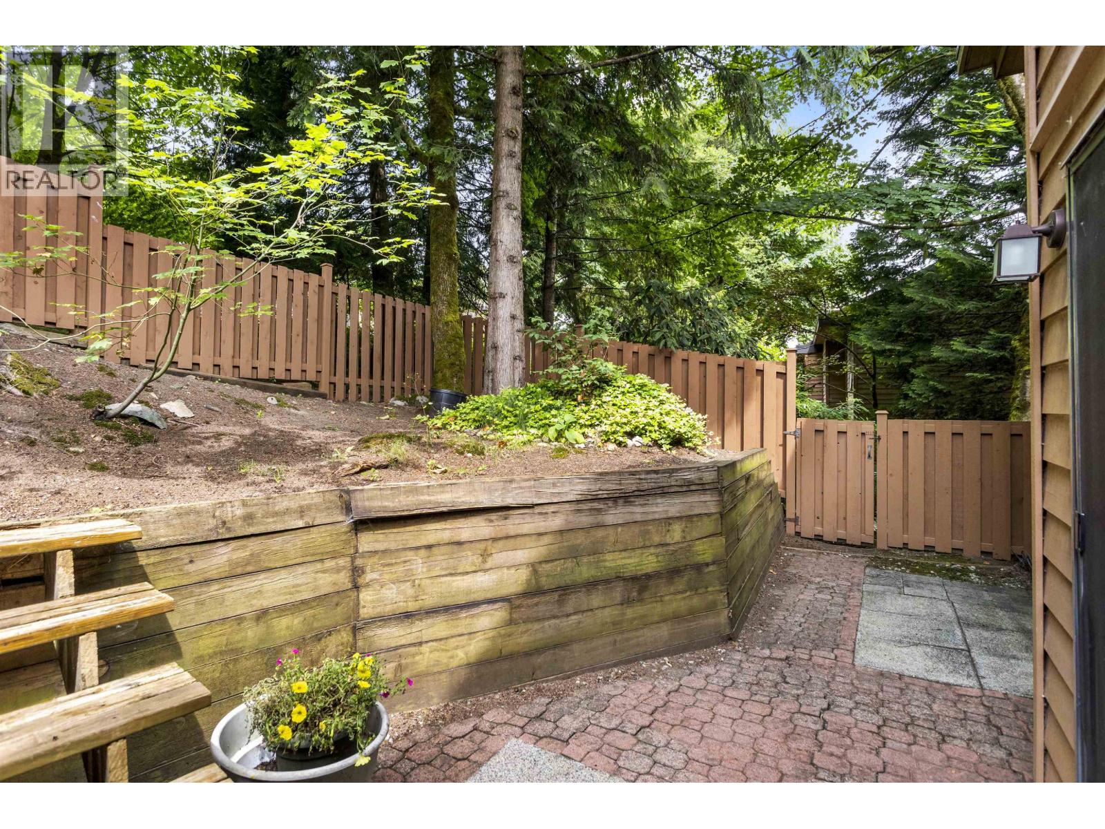 423 Cambridge Way, Port Moody, British Columbia  V3H 3V1 - Photo 34 - R3077060
