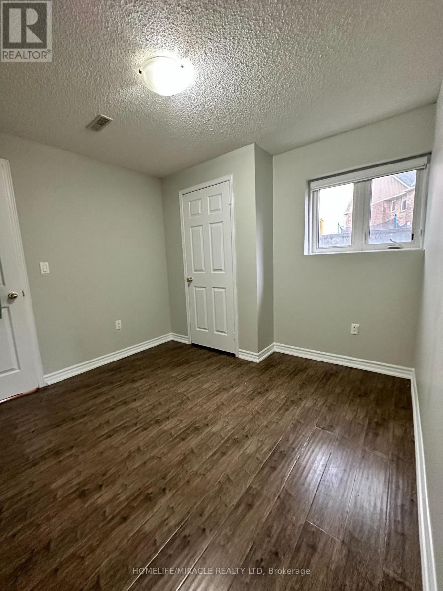 350 Kincardine Terrace, Milton, Ontario  L9T 8M8 - Photo 8 - W12683064