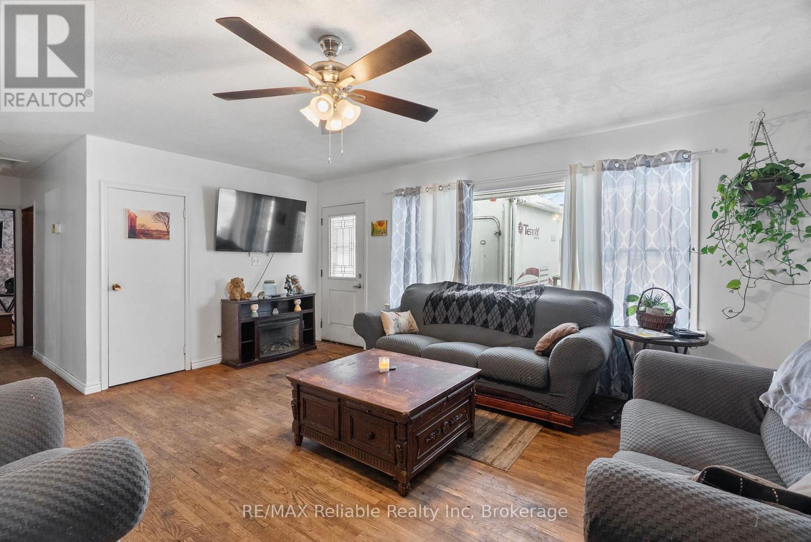 117 Goderich Street E, Huron East, Ontario  N0K 1W0 - Photo 7 - X12683120