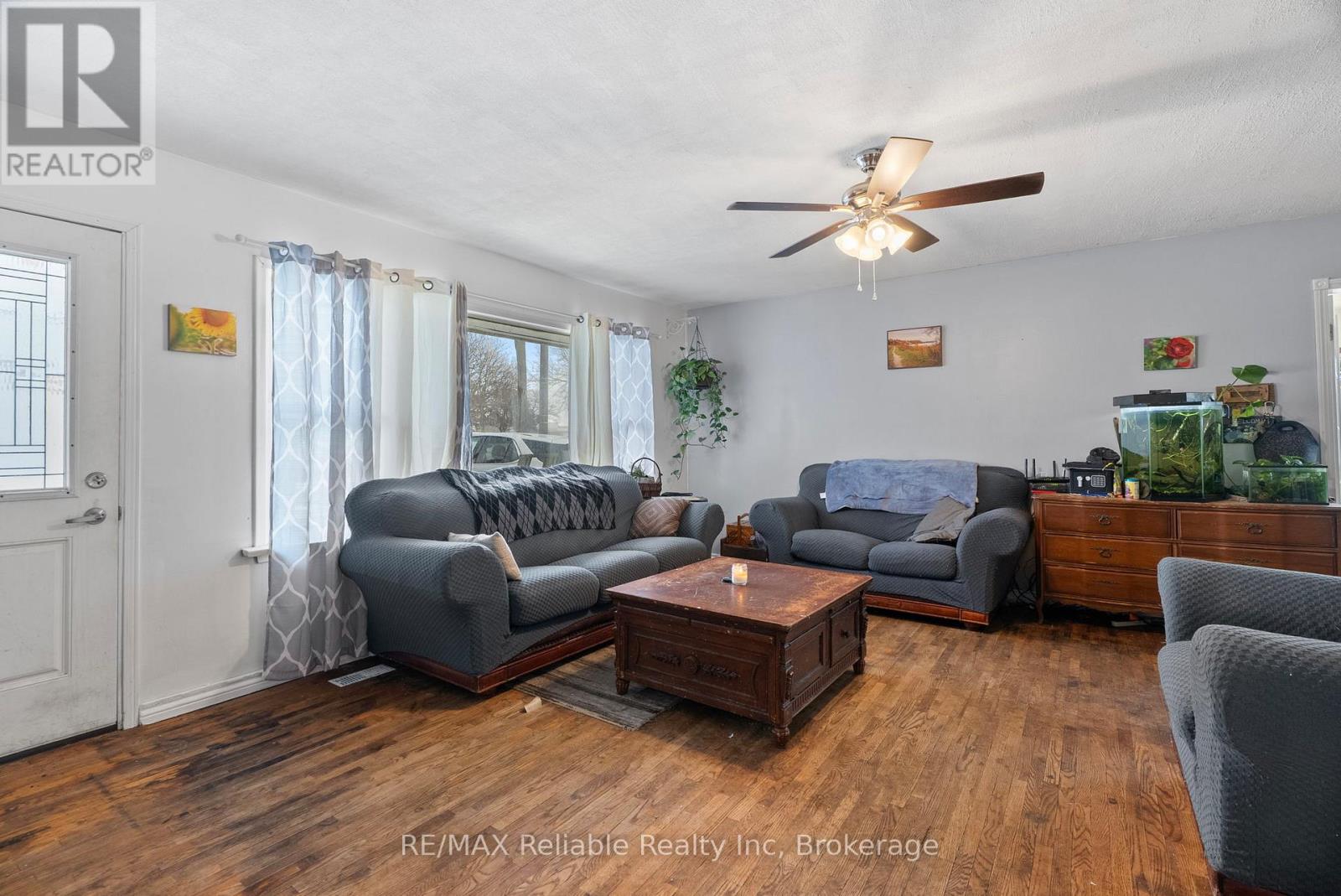 117 Goderich Street E, Huron East, Ontario  N0K 1W0 - Photo 8 - X12683120