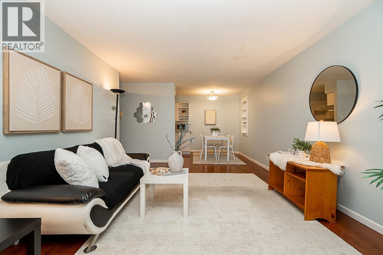 114 1950 W 8TH AVENUE, Vancouver, British Columbia