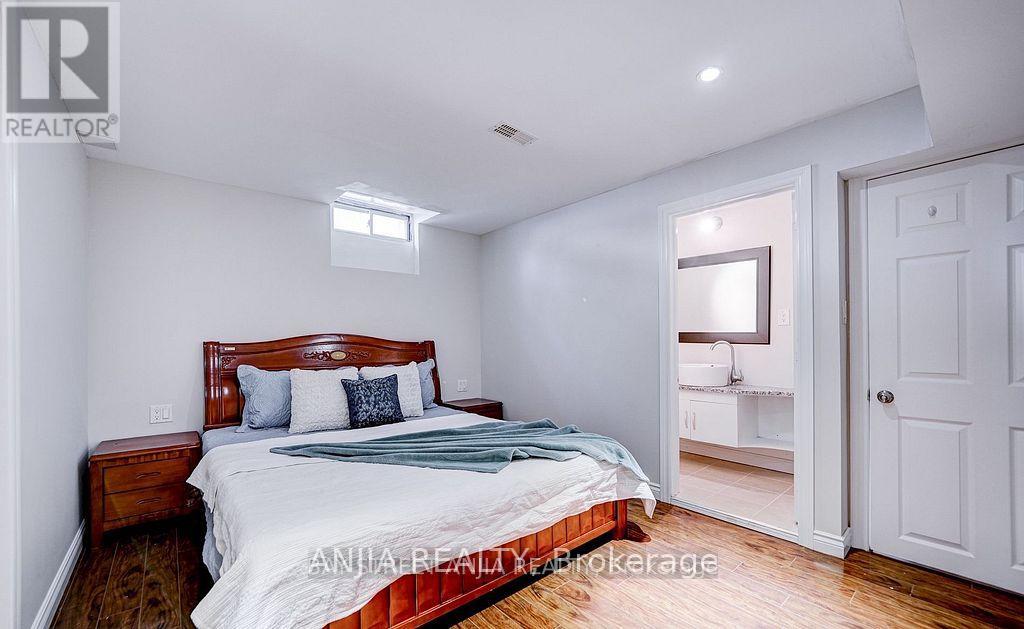 Bsmt - 3 Stonebridge Drive, Markham (Berczy), Ontario  L6C 2C3 - Photo 5 - N12683090