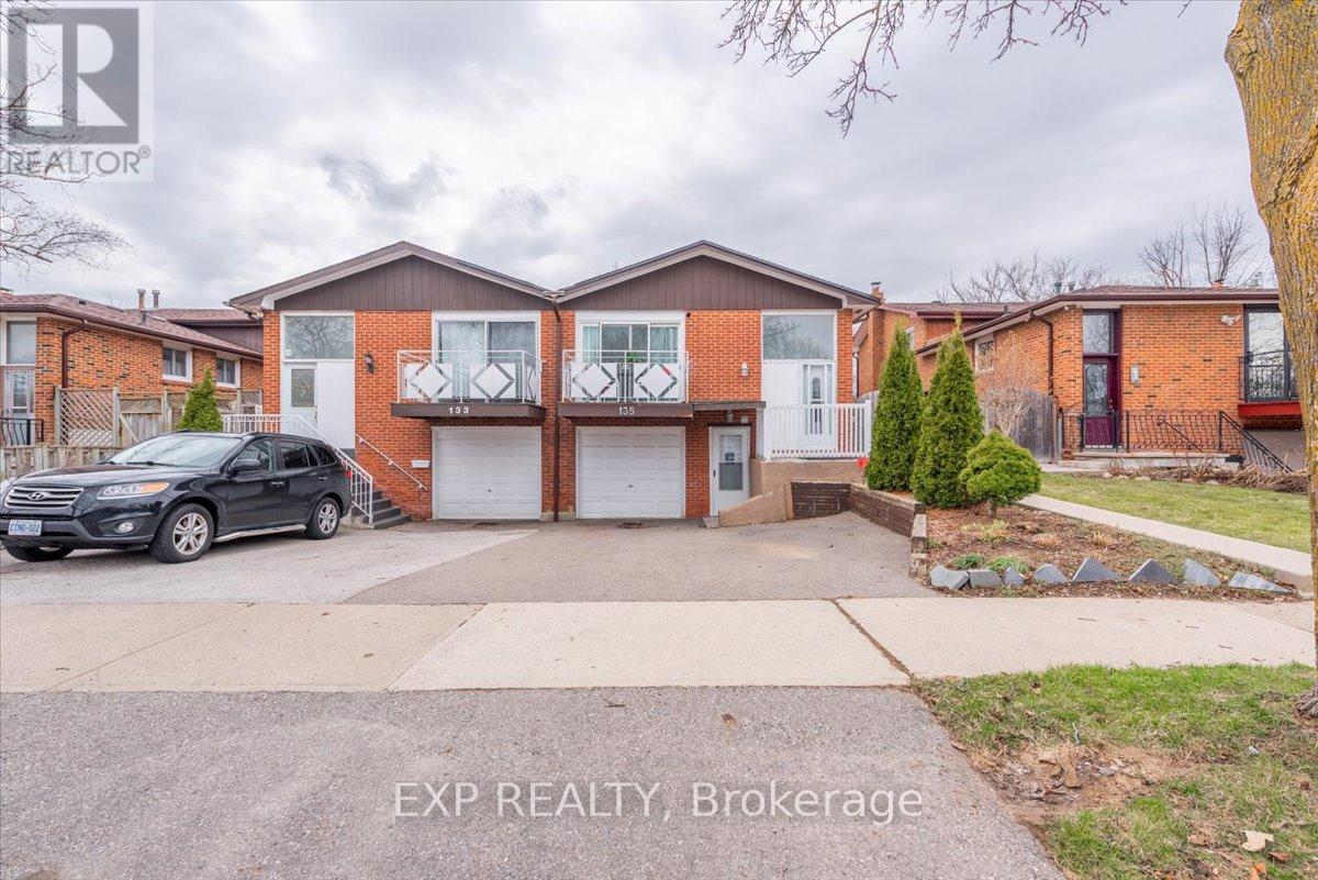 135 Mill Street N, Brampton, Ontario  L6X 2P1 - Photo 2 - W12683110
