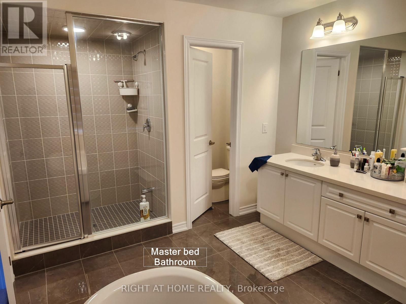 66 Georgina Street, Kitchener, Ontario  N2R 0S6 - Photo 11 - X12683124