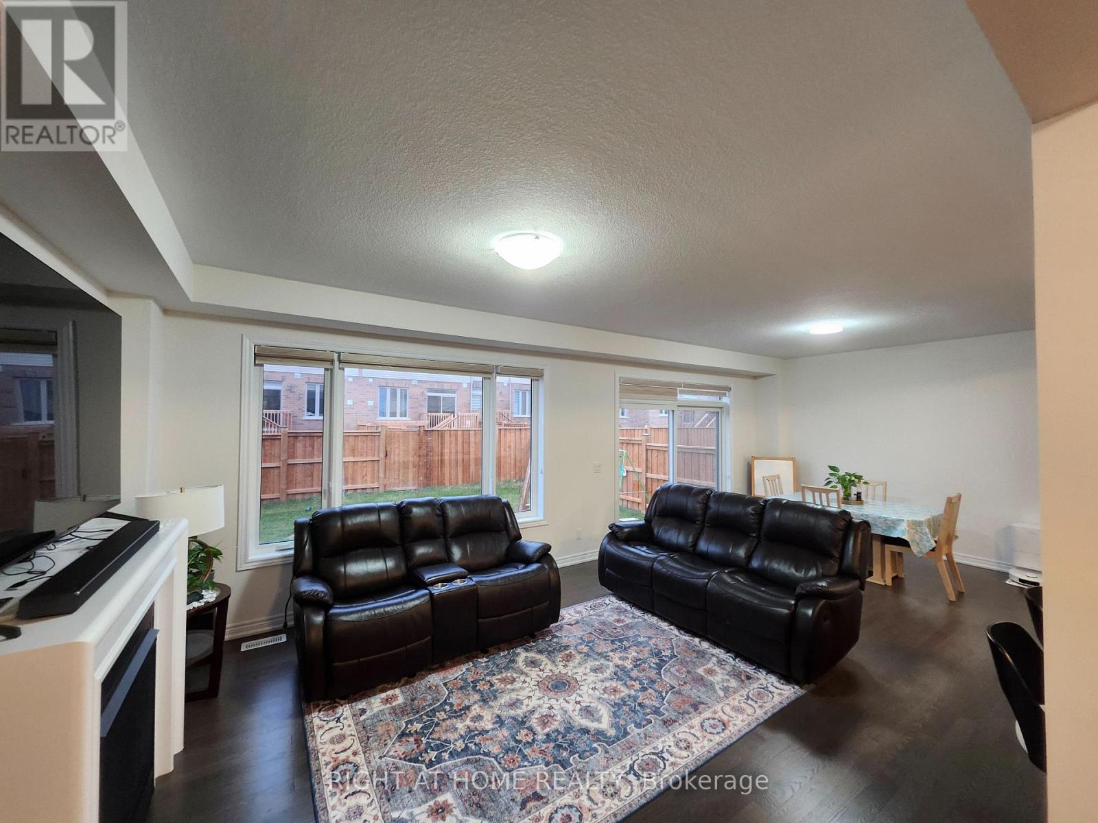 66 Georgina Street, Kitchener, Ontario  N2R 0S6 - Photo 6 - X12683124