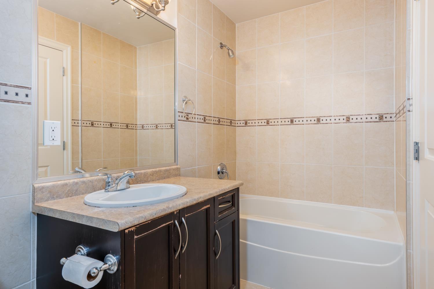 311 12088 75a Avenue, Surrey, British Columbia  V3W 1Y4 - Photo 16 - R3077780