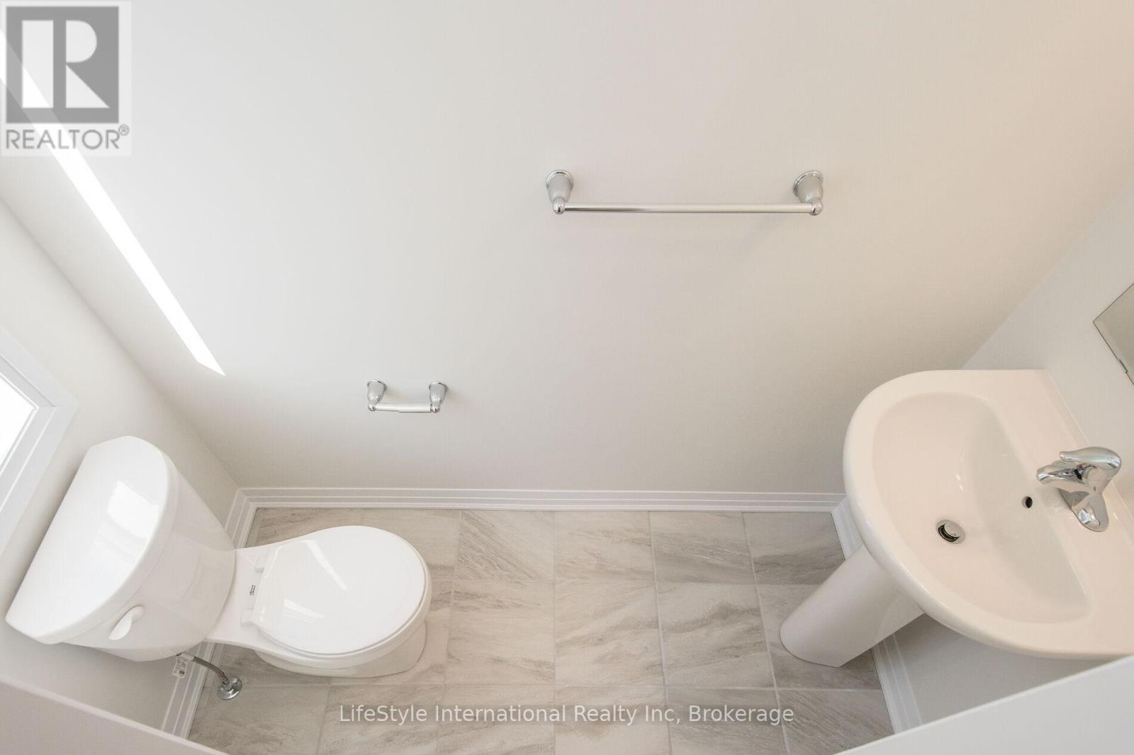 36 - 25 Isherwood Avenue, Cambridge, Ontario  N1R 0E2 - Photo 6 - X12683162