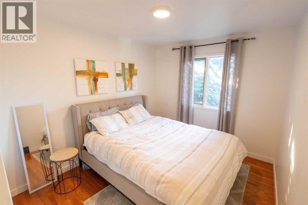 33 Sundown Close Se, Calgary, Alberta  T2X 2X3 - Photo 12 - A2269327