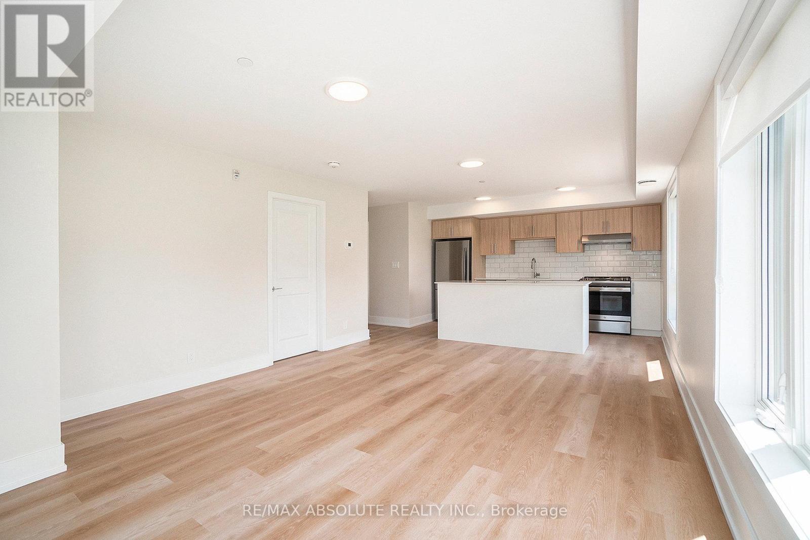 112 - 12 Thomas Street N, Arnprior, Ontario  K7S 2J1 - Photo 3 - X12683142