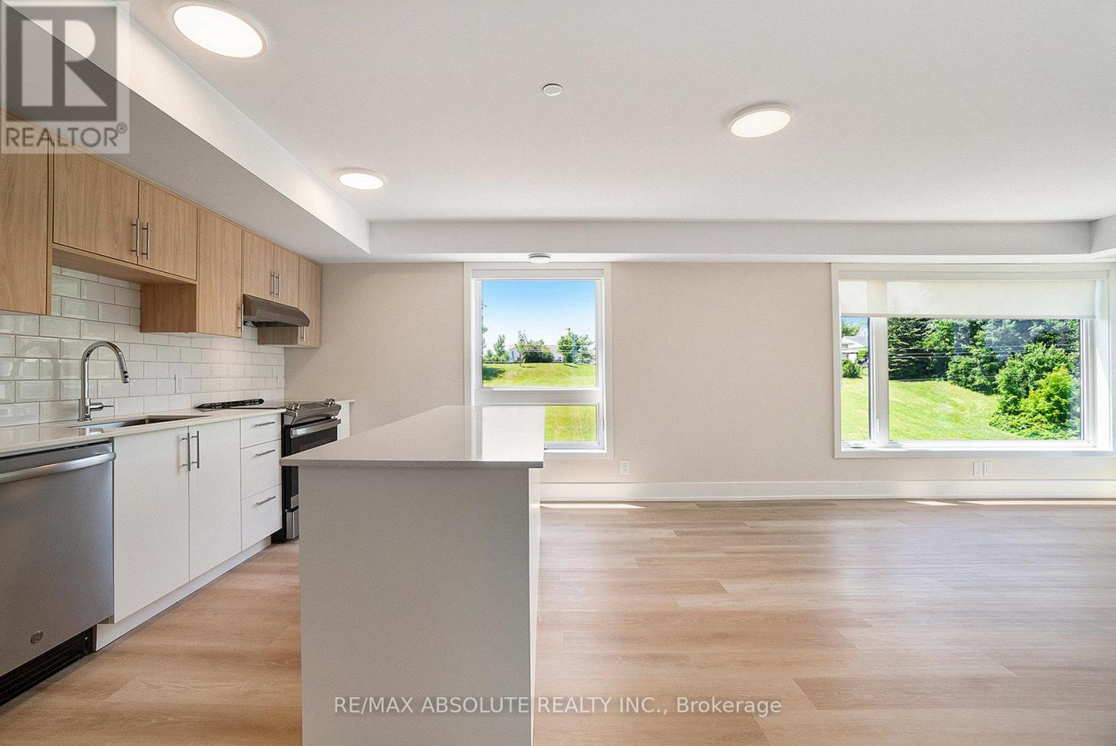 112 - 12 Thomas Street N, Arnprior, Ontario  K7S 2J1 - Photo 5 - X12683142