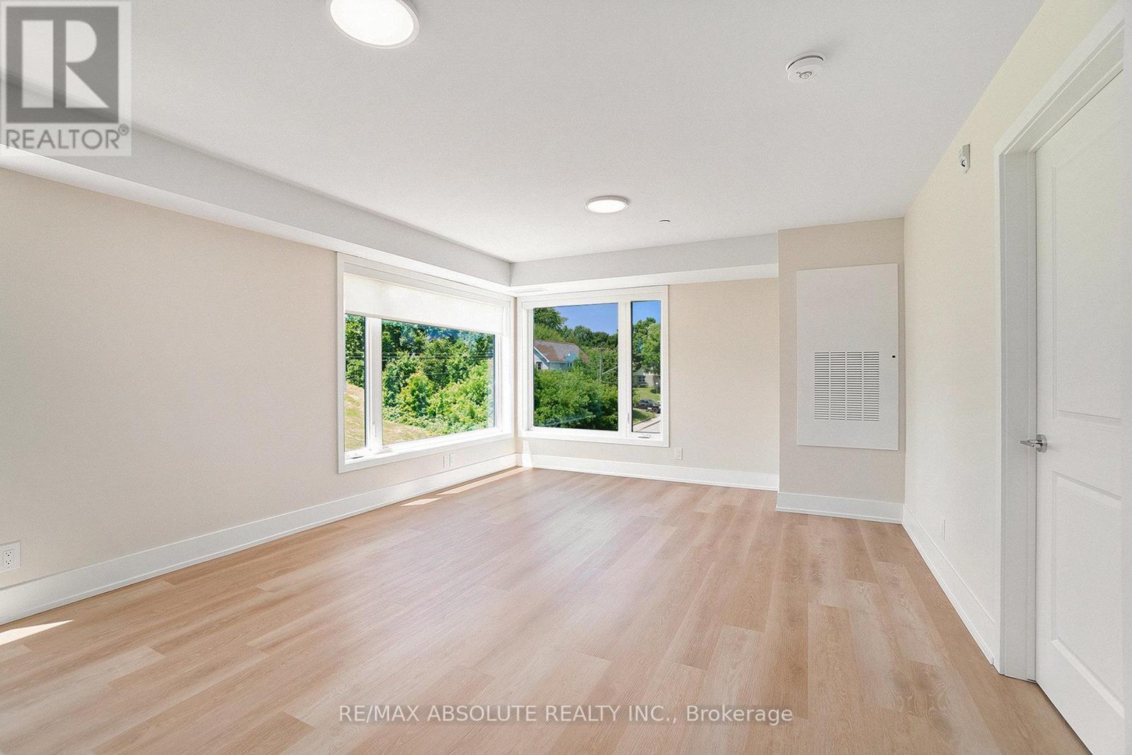 112 - 12 Thomas Street N, Arnprior, Ontario  K7S 2J1 - Photo 6 - X12683142