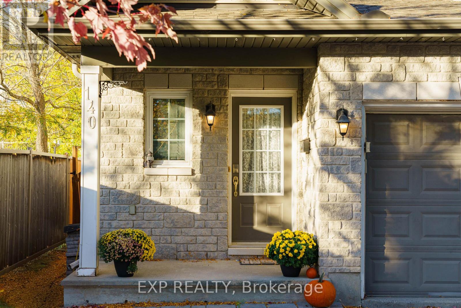 140 Whetstone Crescent, Ottawa, Ontario  K2G 7C3 - Photo 2 - X12683156