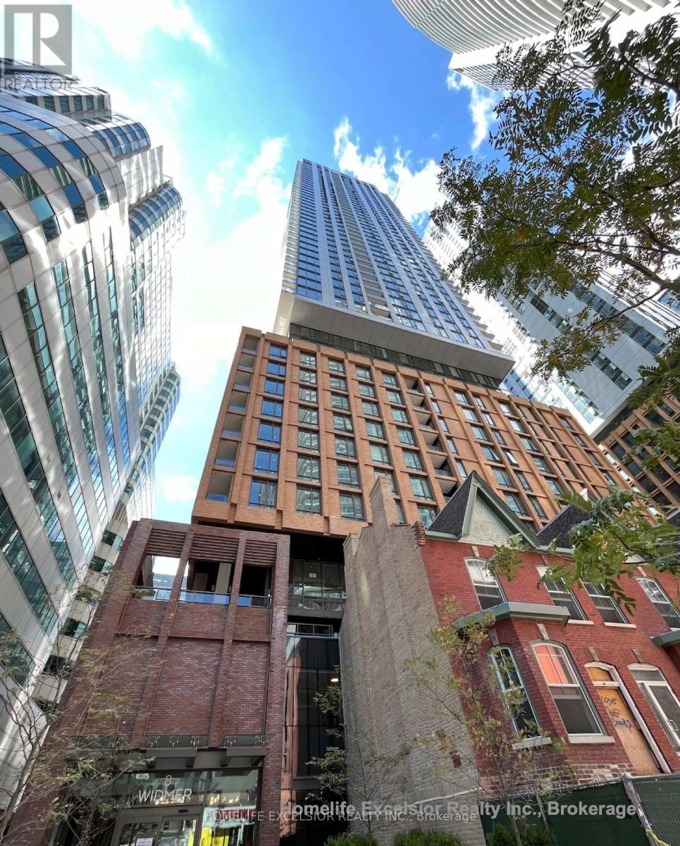 <div class="slider-price">$2,890 Monthly</div><p>4511 - 8 Widmer Street, Toronto, Ontario</p>