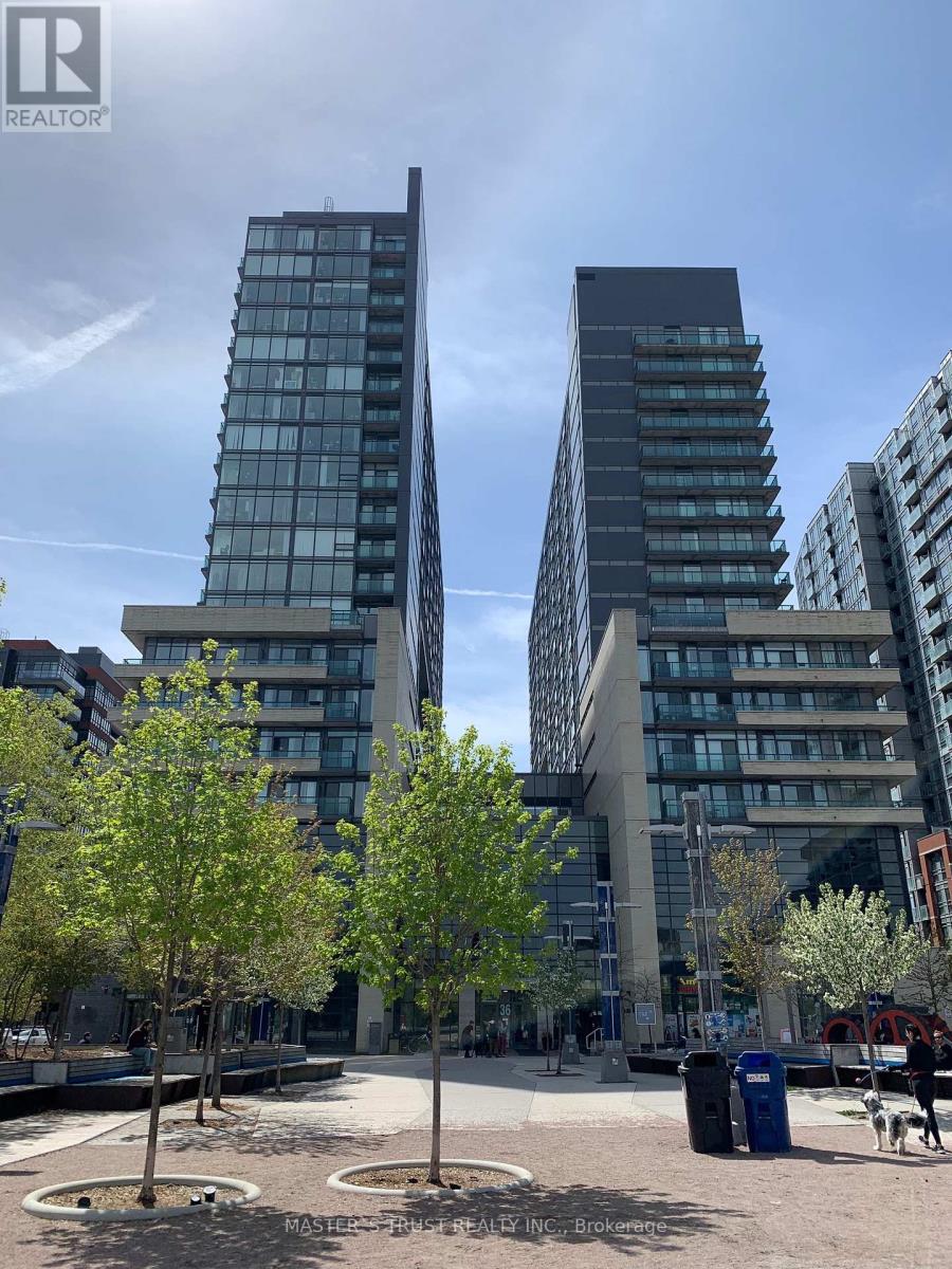 <div class="slider-price">$1,950 Monthly</div><p>621e - 36 Lisgar Street, Toronto, Ontario</p>