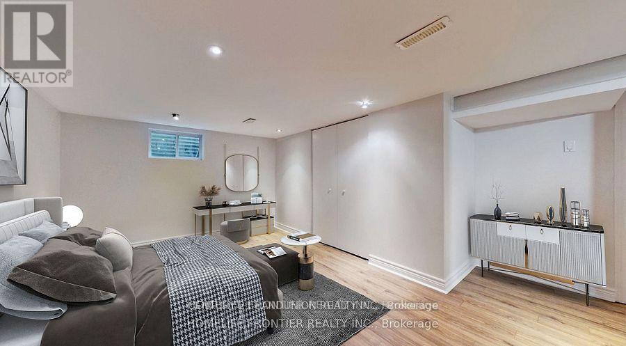 201 Centre Street W, Richmond Hill, Ontario  L4C 3P9 - Photo 3 - N12683144