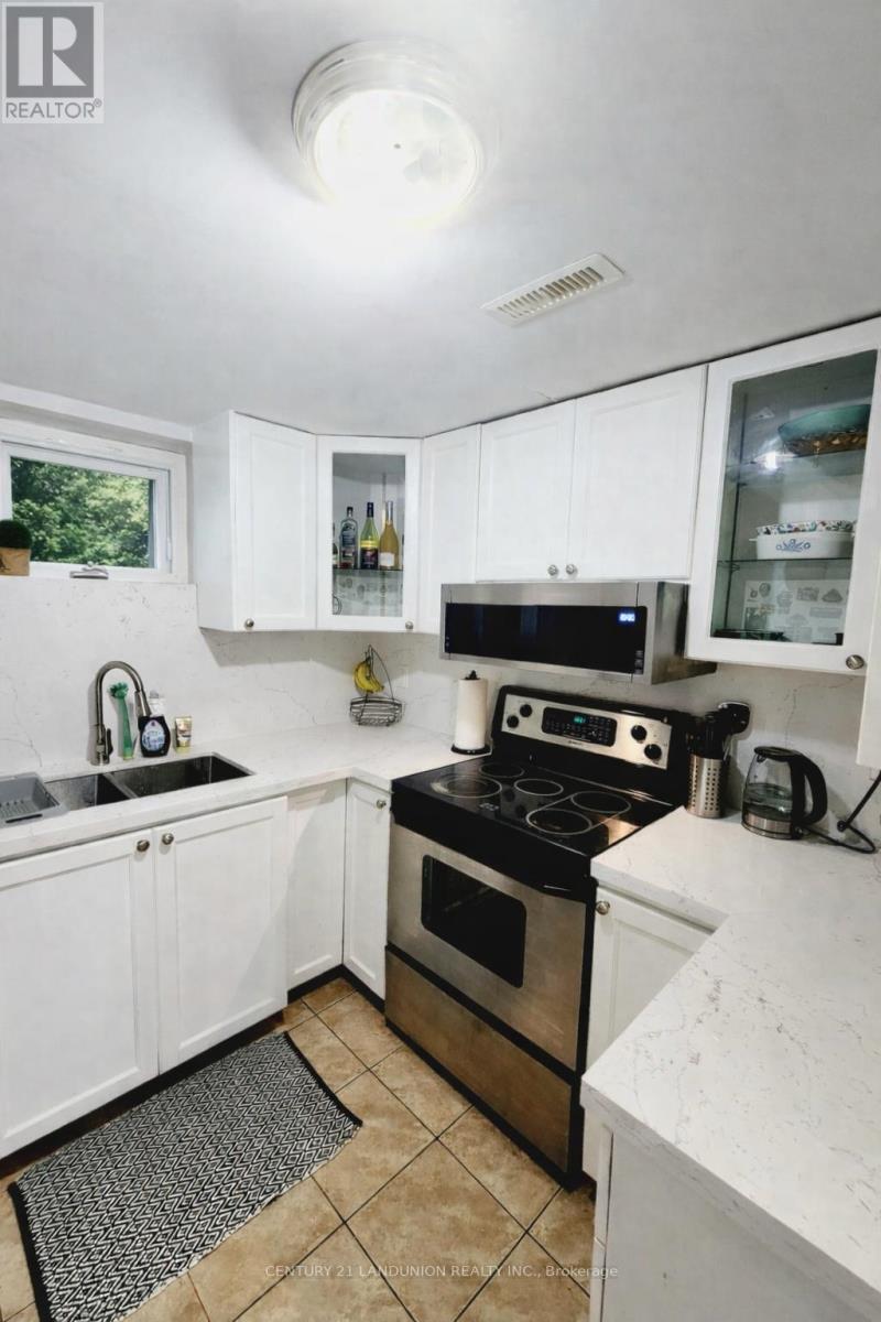 201 Centre Street W, Richmond Hill, Ontario  L4C 3P9 - Photo 5 - N12683144