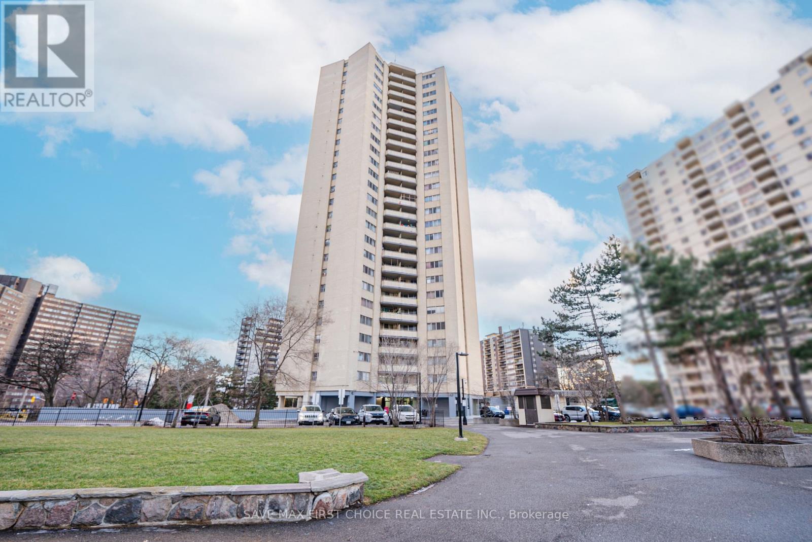 2107 - 330 Dixon Road, Toronto, Ontario  M9R 1S9 - Photo 2 - W12683146