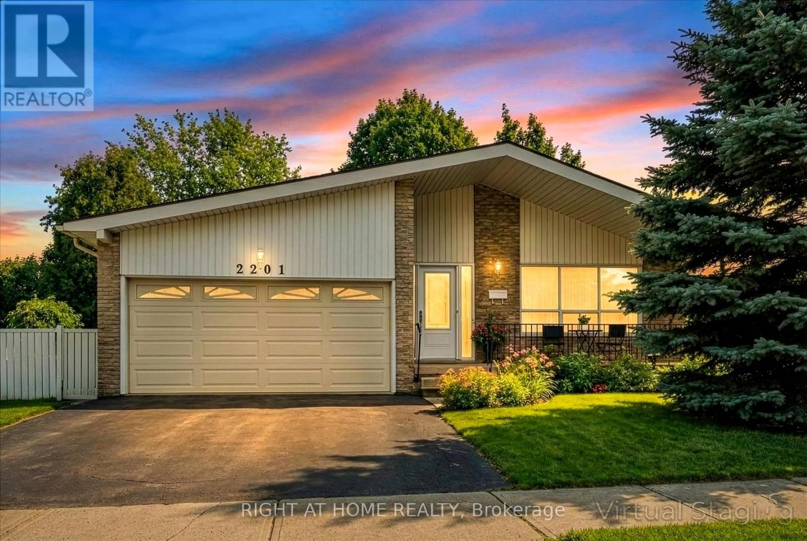 2201 CARTIER CRESCENT, Burlington, Ontario