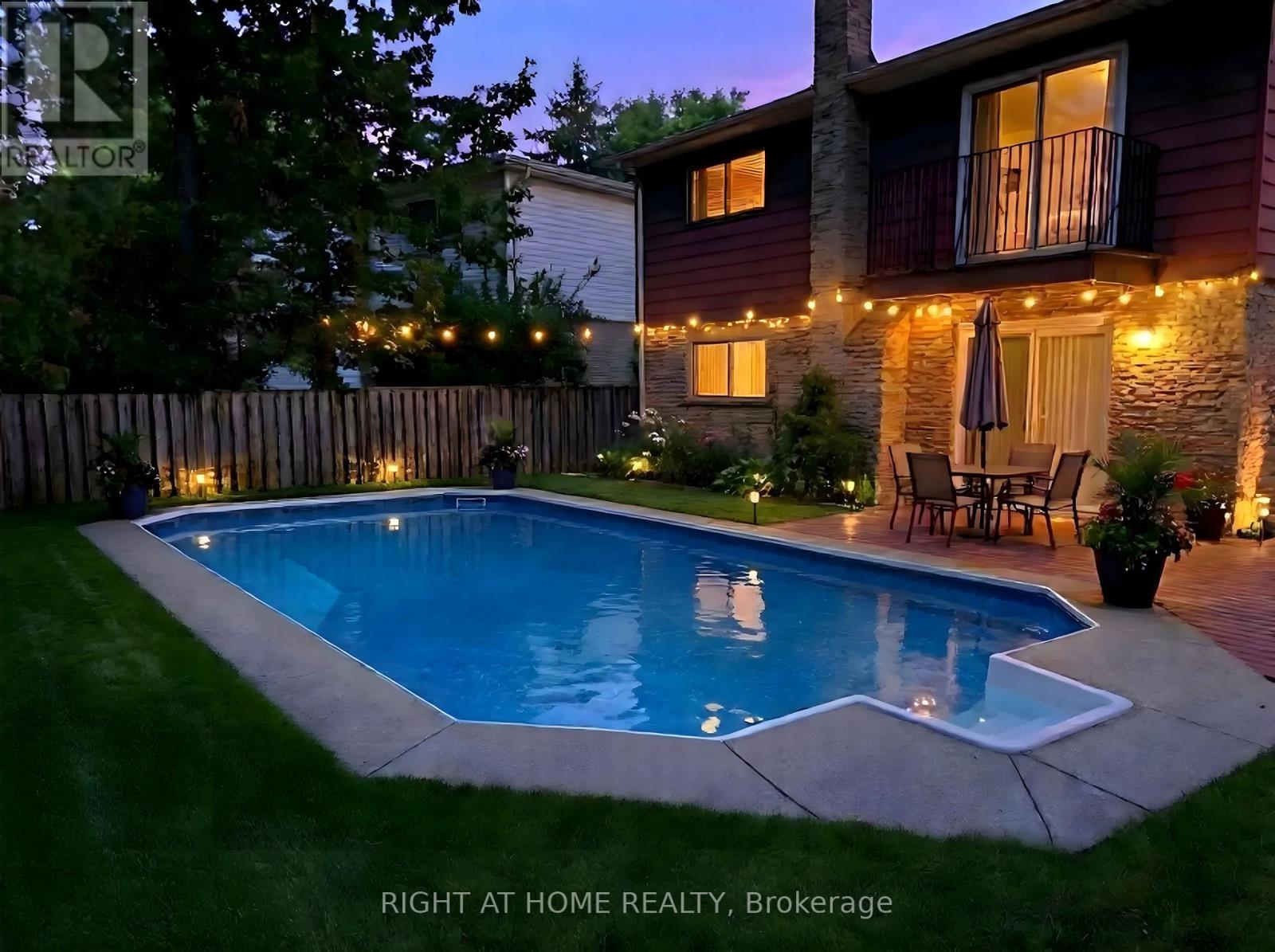 2201 Cartier Crescent, Burlington, Ontario  L7P 2Z6 - Photo 19 - W12683148