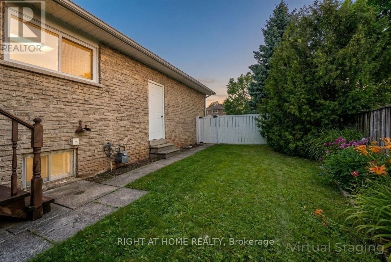 2201 Cartier Crescent, Burlington, Ontario  L7P 2Z6 - Photo 21 - W12683148