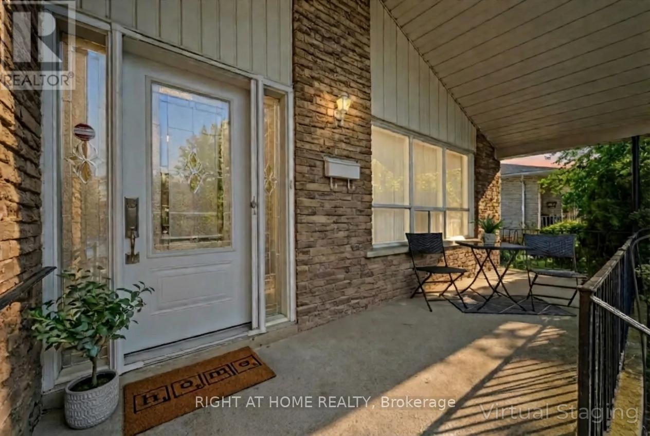 2201 Cartier Crescent, Burlington, Ontario  L7P 2Z6 - Photo 3 - W12683148