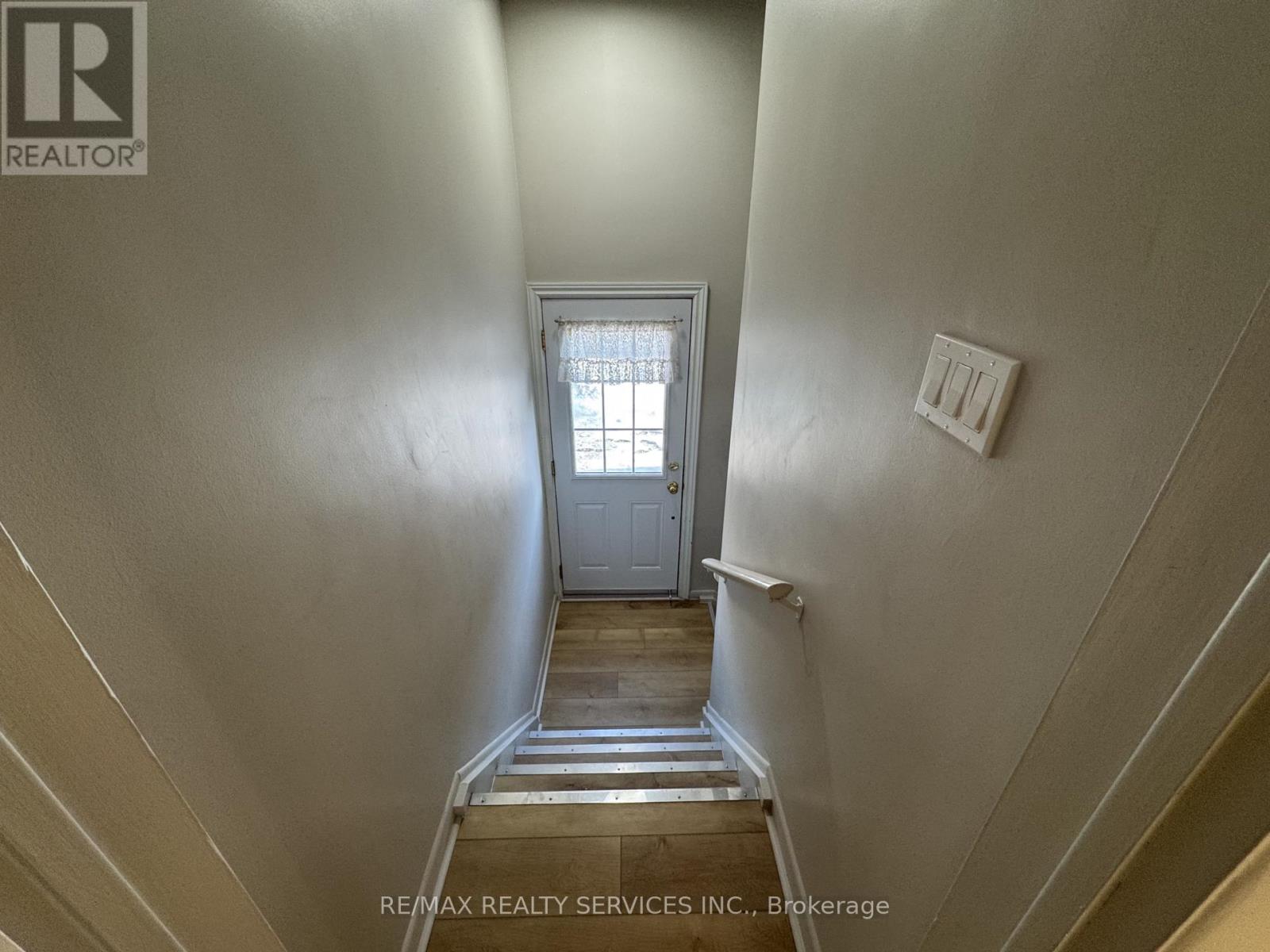 44 Carlyle Crescent, Brampton, Ontario  L6W 2Z1 - Photo 13 - W12683152