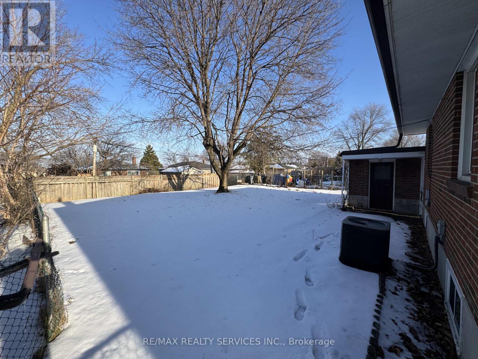 44 Carlyle Crescent, Brampton, Ontario  L6W 2Z1 - Photo 19 - W12683152