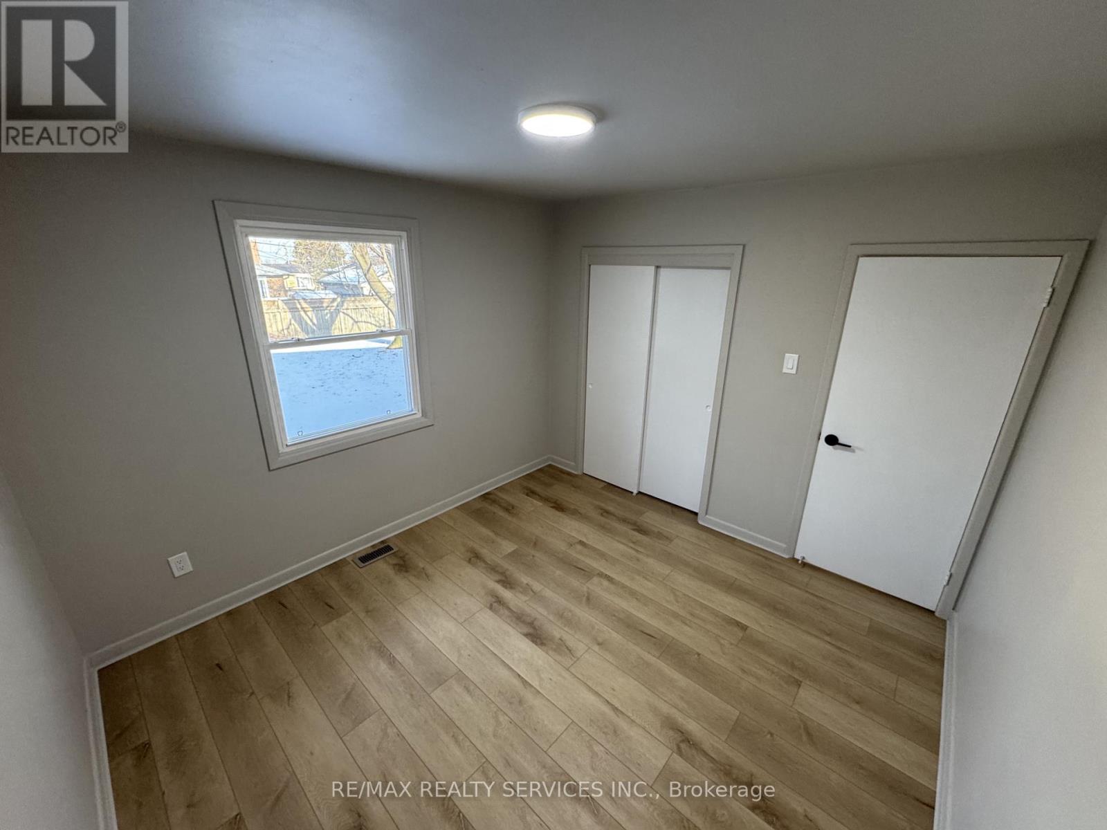 44 Carlyle Crescent, Brampton, Ontario  L6W 2Z1 - Photo 9 - W12683152