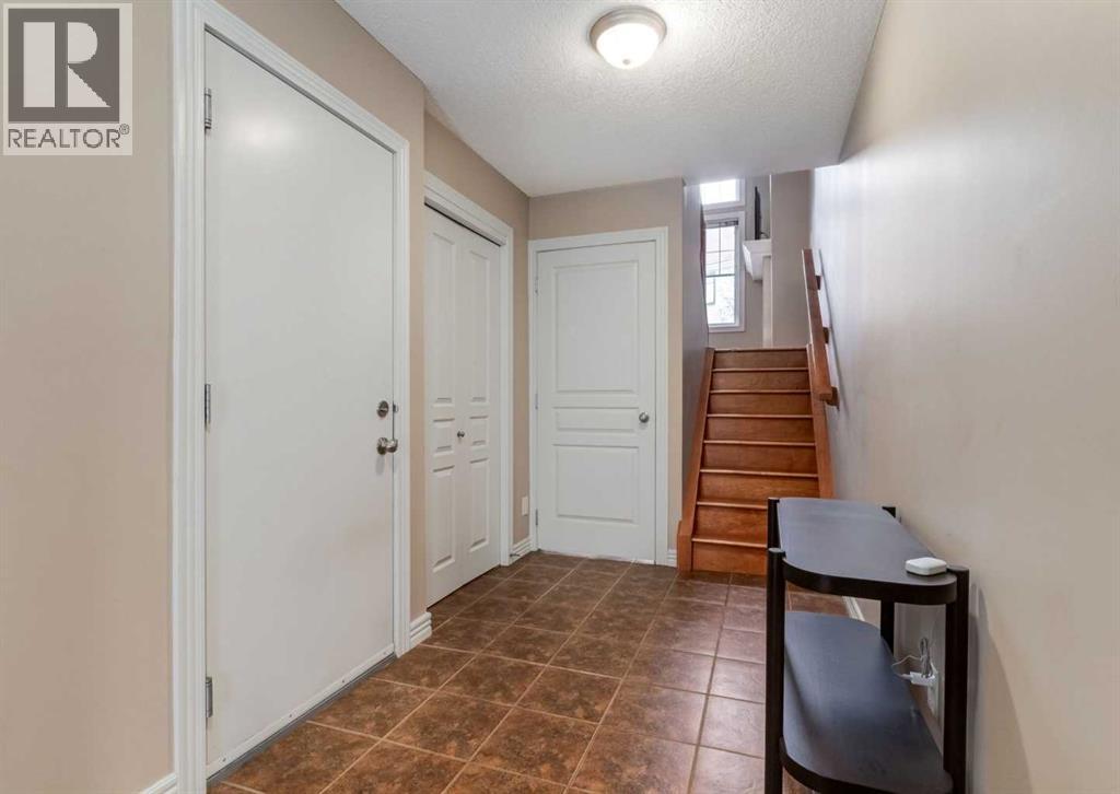 12 Royal Oak Lane Nw, Calgary, Alberta  T3G 6B5 - Photo 4 - A2272489