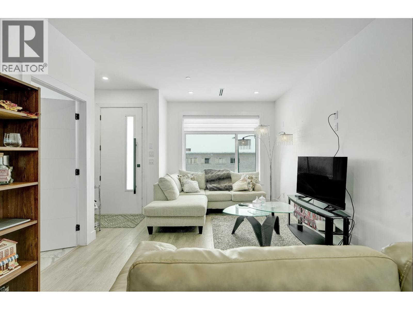 1423 E 62nd Avenue, Vancouver, British Columbia  V5N 1B7 - Photo 8 - R3077799