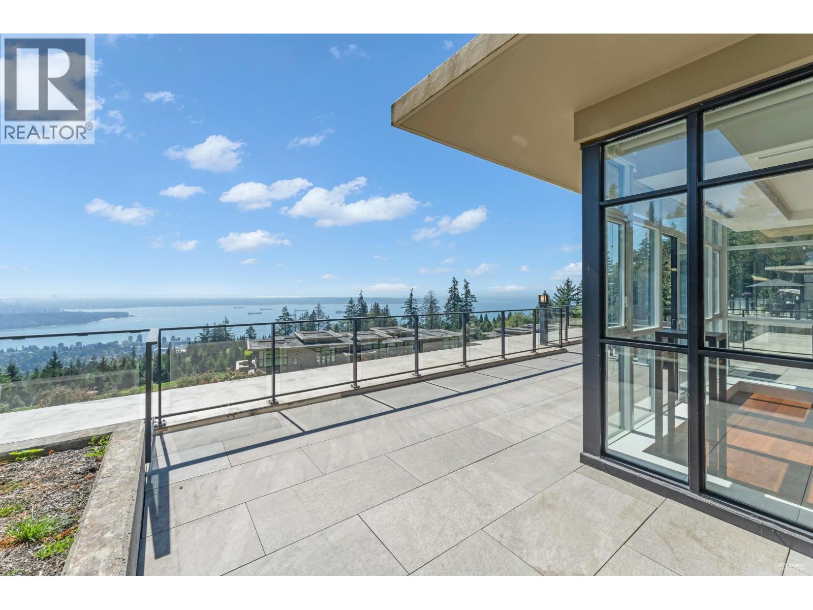 303 2245 Twin Creek Place, West Vancouver, British Columbia  V7S 3K4 - Photo 3 - R3077902