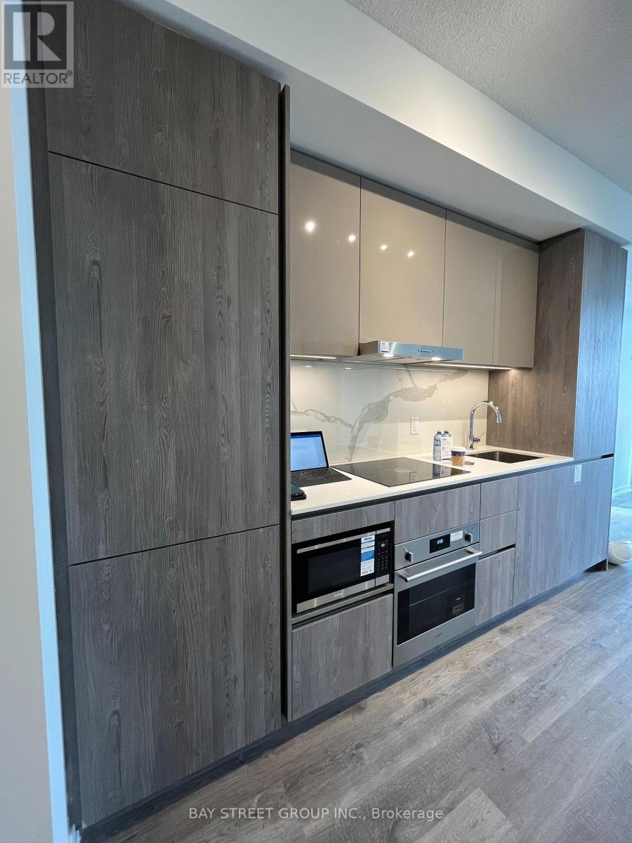 2211 - 8 Interchange Way, Vaughan, Ontario  L4K 0R2 - Photo 4 - N12615874