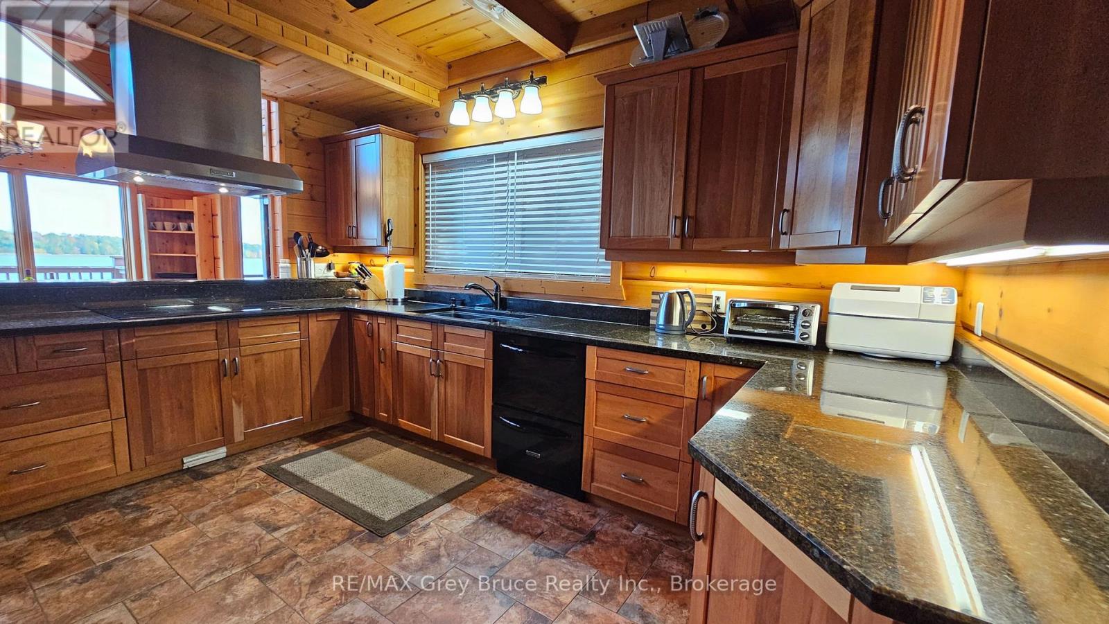 76 Miller Lake Shore Road, Northern Bruce Peninsula, Ontario  N0H 1Z0 - Photo 10 - X12683178