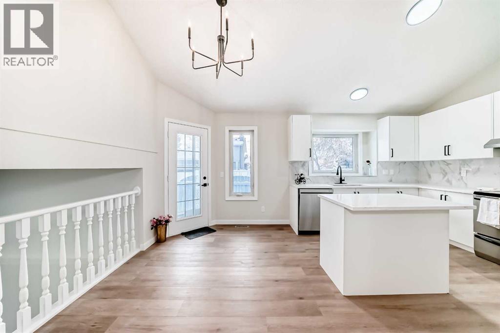 624 Shawinigan Drive Sw, Calgary, Alberta  T2Y 2H4 - Photo 13 - A2274635