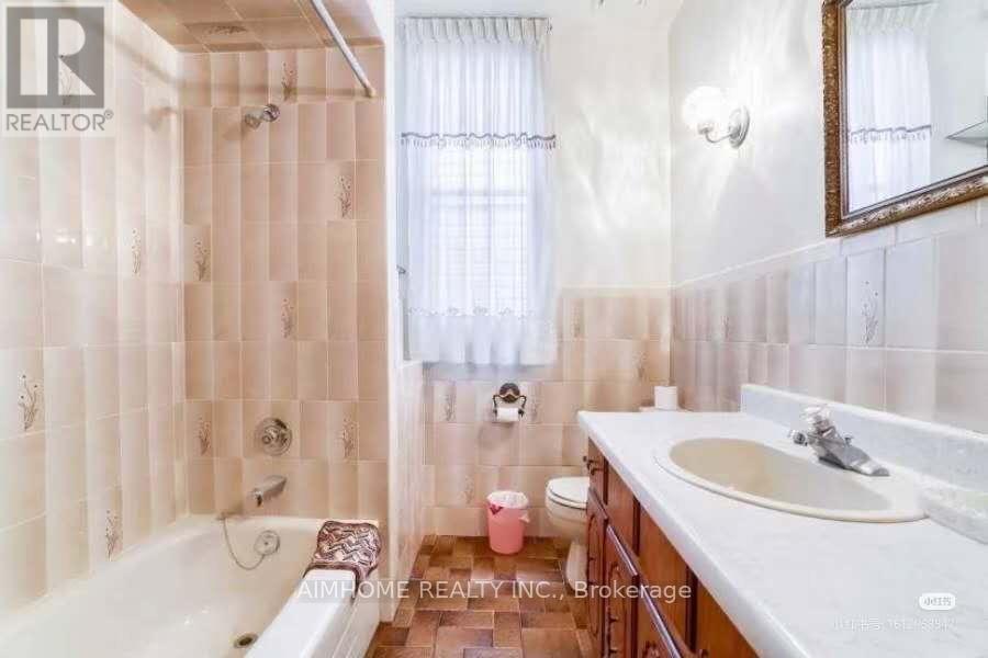 2fl One Br - 44 Robinson Street, Toronto, Ontario  M6J 1L2 - Photo 5 - C12683180