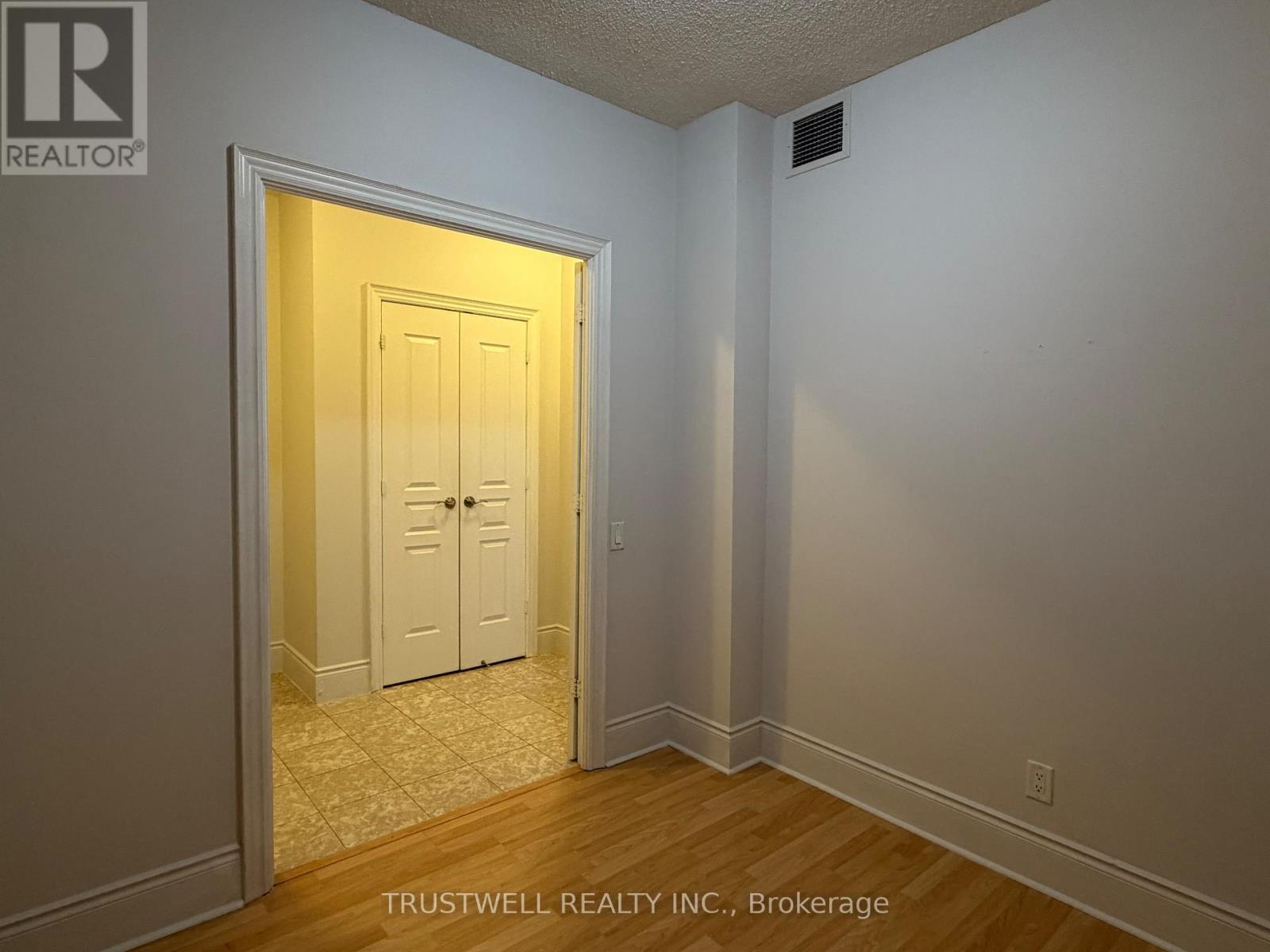 804 - 8 Mckee Avenue, Toronto, Ontario  M2N 7E5 - Photo 6 - C12683184