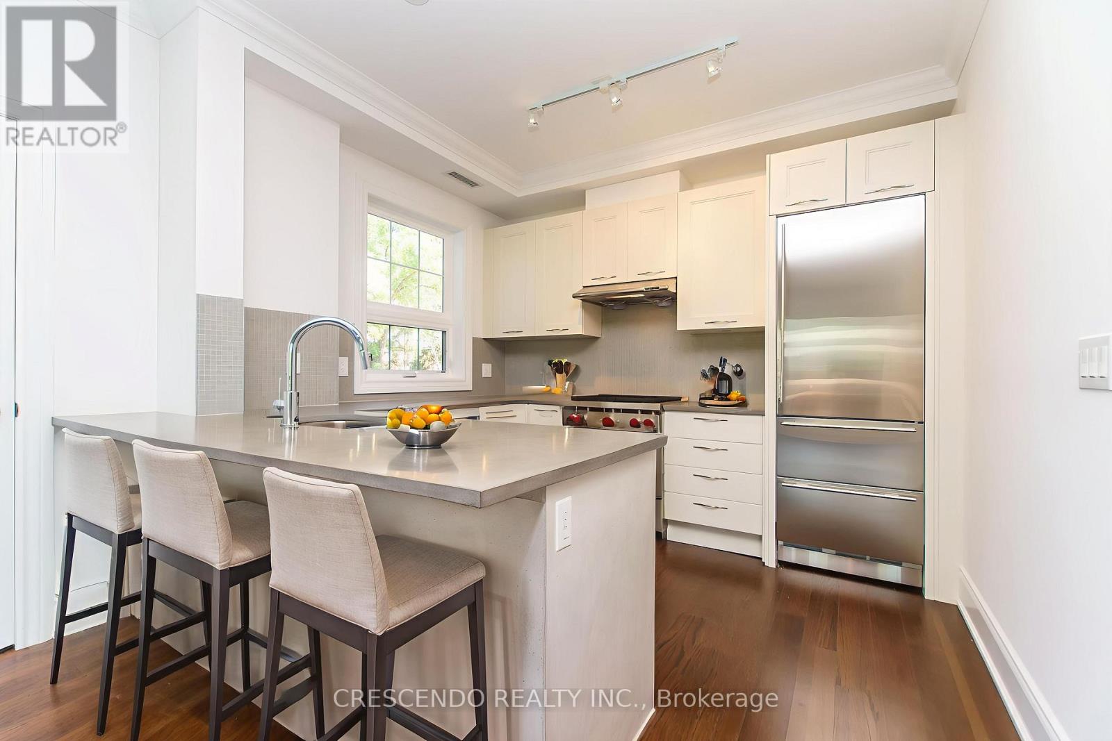 210 - 10360 Islington Avenue W, Vaughan (Kleinburg), Ontario  L0J 1C0 - Photo 4 - N12683188