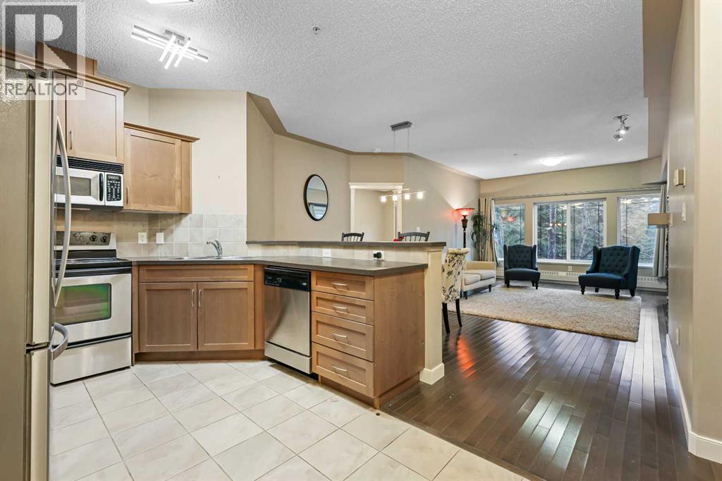 313, 20 Discovery Ridge Close Sw, Calgary, Alberta  T3H 5X4 - Photo 4 - A2273000