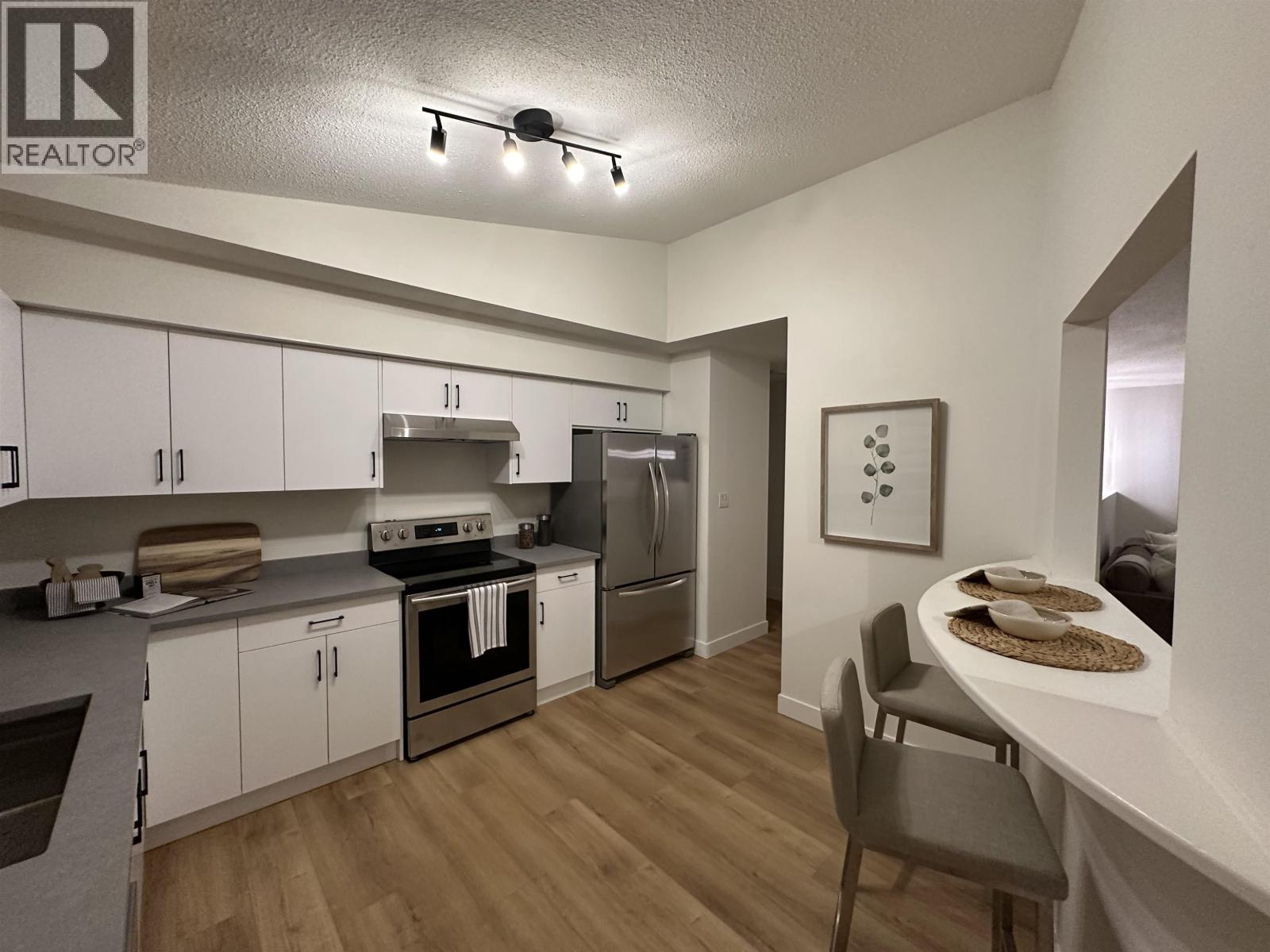 1777 Caledonia Avenue, North Vancouver, British Columbia  V7G 1T5 - Photo 2 - R3077220