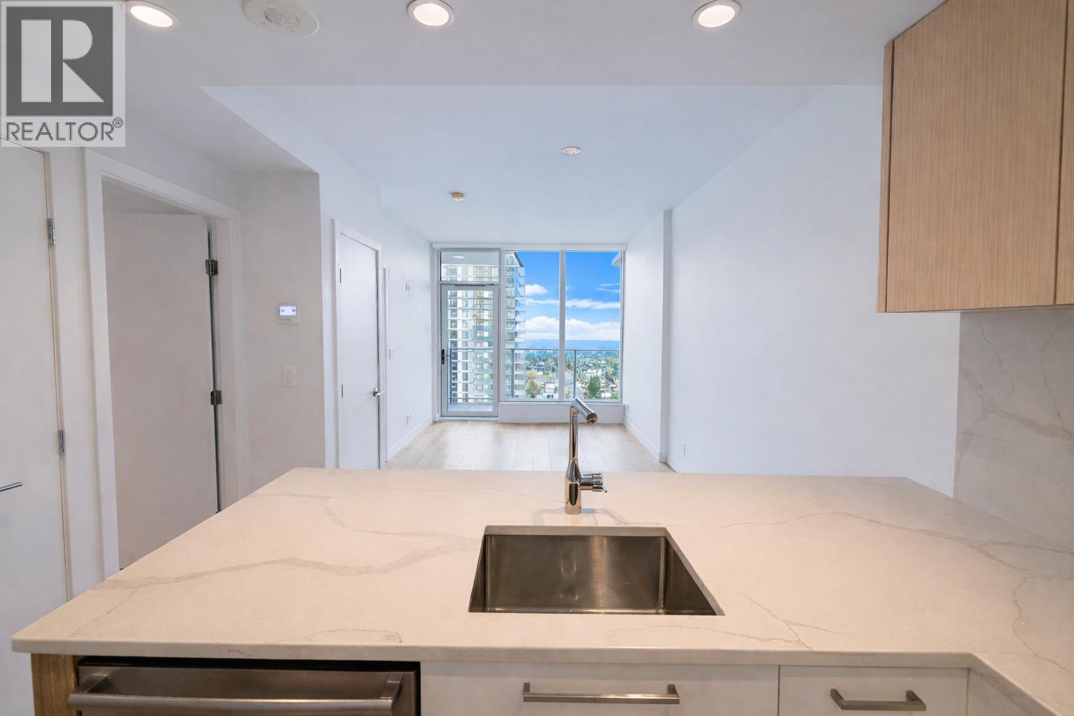 2605 567 Clarke Road, Coquitlam, British Columbia  V3J 0K7 - Photo 4 - R3077471