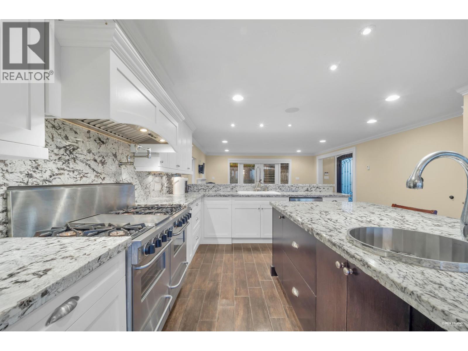 5807 Highfield Drive, Burnaby, British Columbia  V5B 1E4 - Photo 15 - R3075990