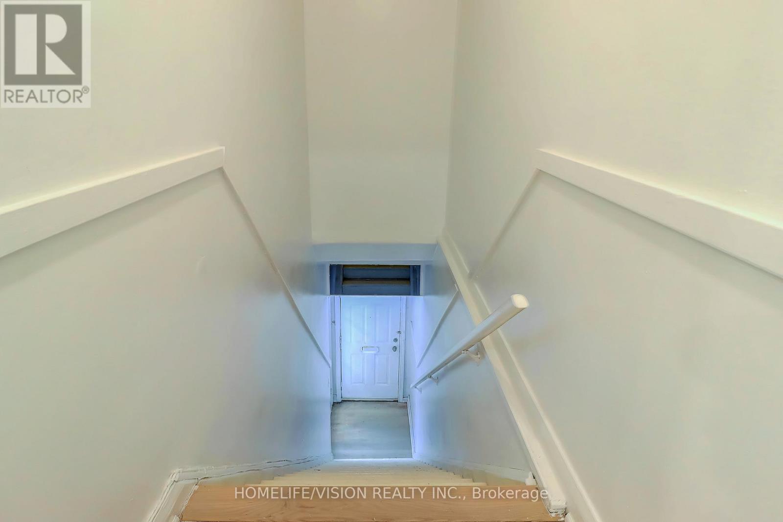 A - 2877 St Clair Avenue E, Toronto, Ontario  M4B 1N4 - Photo 3 - E12603126