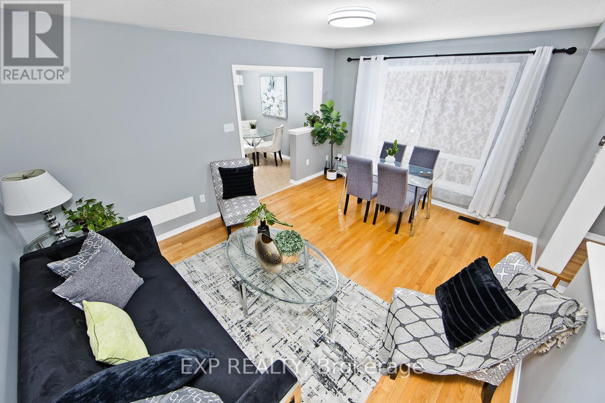 574 Reeves Way Boulevard, Whitchurch-Stouffville, Ontario  L4A 0T3 - Photo 7 - N12683198