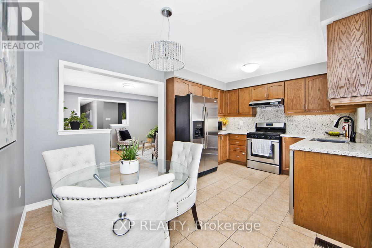 574 Reeves Way Boulevard, Whitchurch-Stouffville, Ontario  L4A 0T3 - Photo 8 - N12683198