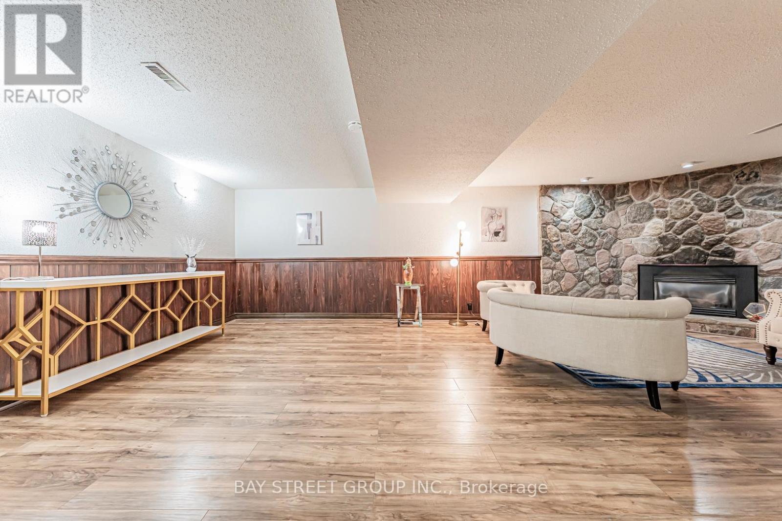 4 Sir Brandiles Place, Markham, Ontario  L3P 2Z5 - Photo 32 - N12683204