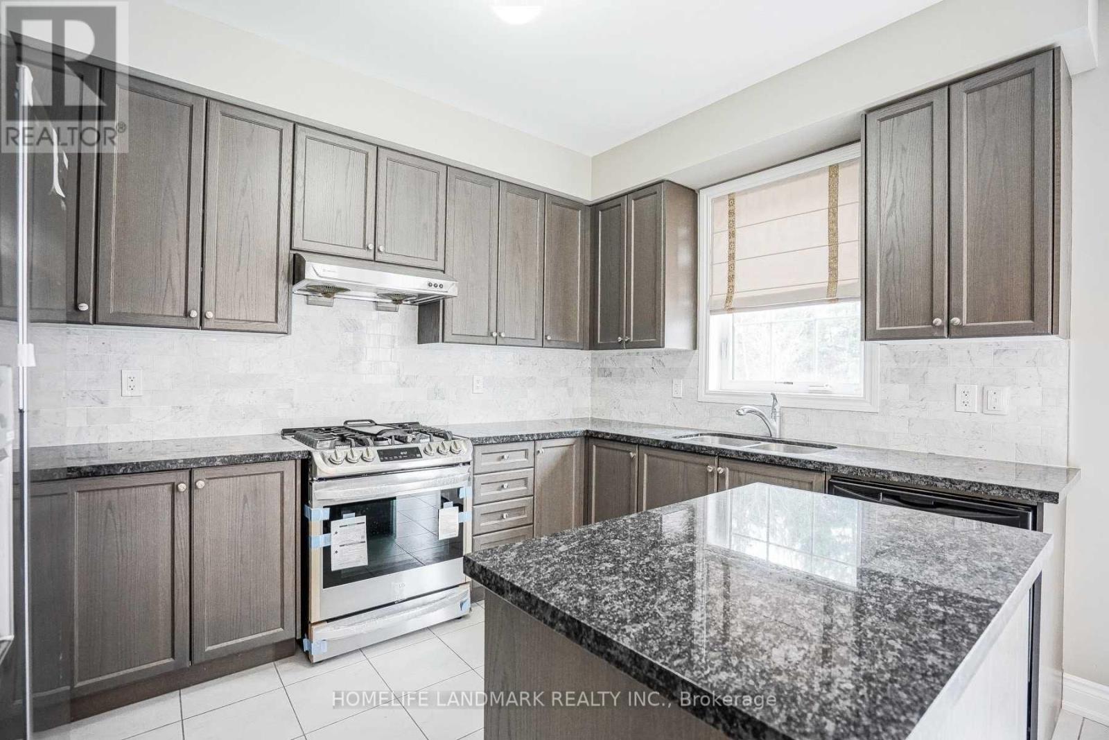 16 Mack Clement Lane, Richmond Hill, Ontario  L4S 0G2 - Photo 12 - N12683214