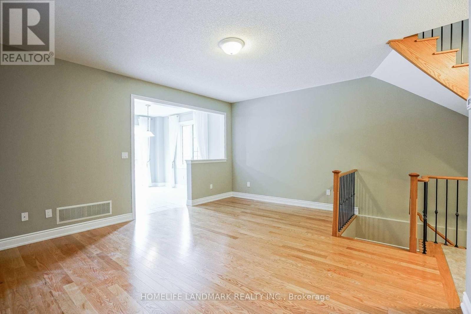 16 Mack Clement Lane, Richmond Hill, Ontario  L4S 0G2 - Photo 6 - N12683214