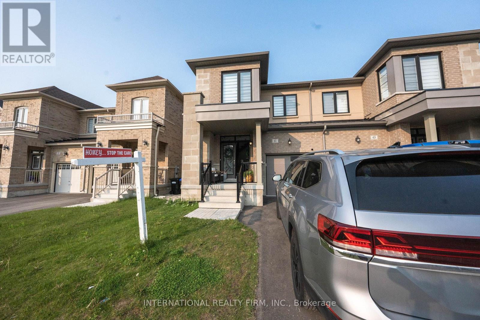 61 Tiberini Way, Bradford West Gwillimbury, Ontario  L3Z 4K3 - Photo 2 - N12683226