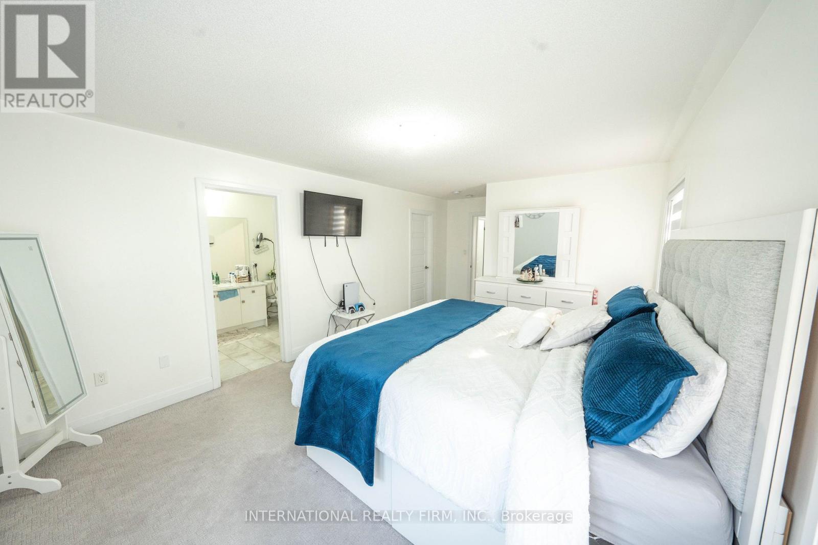 61 Tiberini Way, Bradford West Gwillimbury, Ontario  L3Z 4K3 - Photo 29 - N12683226