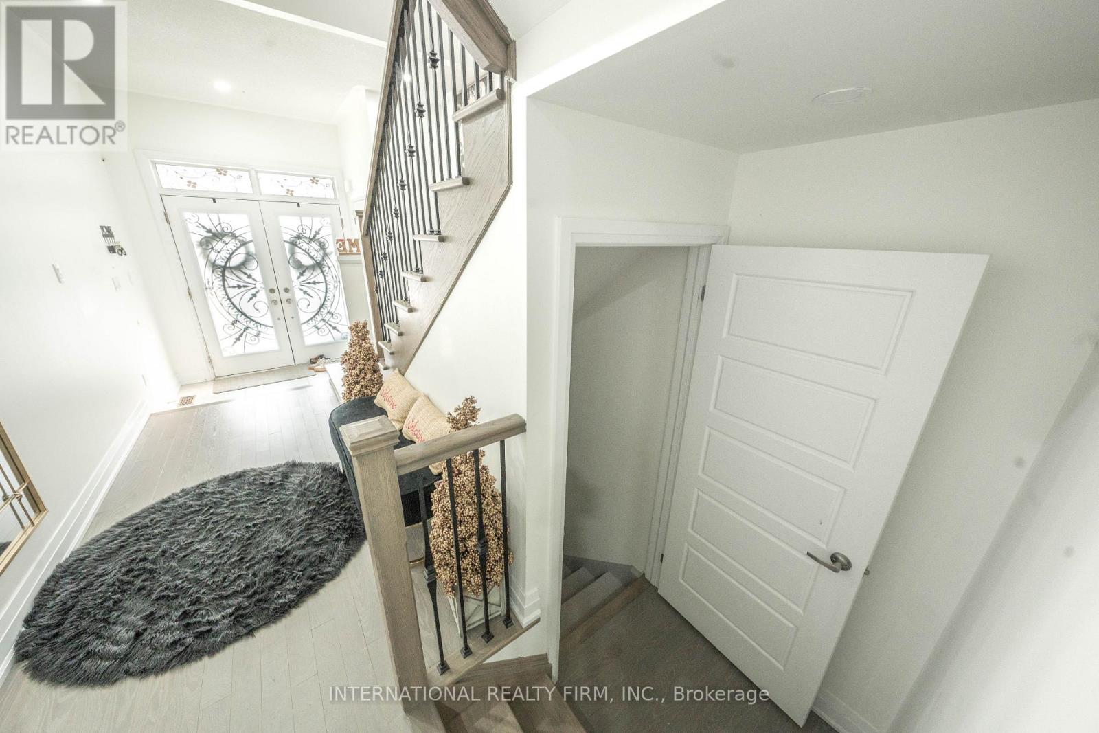 61 Tiberini Way, Bradford West Gwillimbury, Ontario  L3Z 4K3 - Photo 3 - N12683226